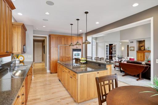 15464 Boulder Pointe Road, Eden Prairie, MN 55347