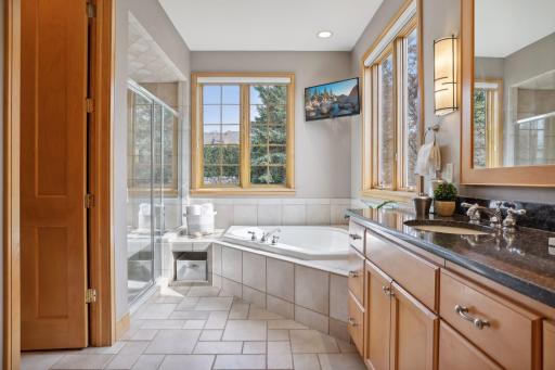 15464 Boulder Pointe Road, Eden Prairie, MN 55347