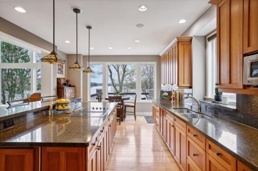 15464 Boulder Pointe Road, Eden Prairie, MN 55347