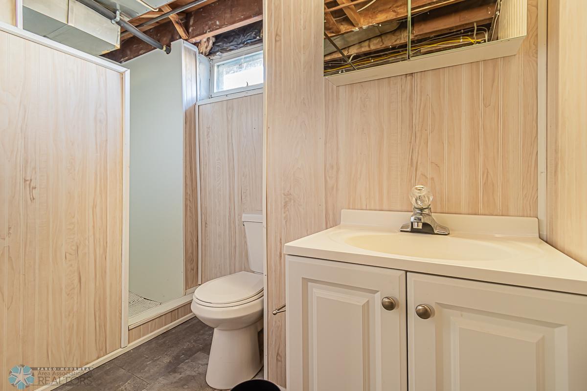 1809 7th St S, Moorhead, MN 56560-15.jpg