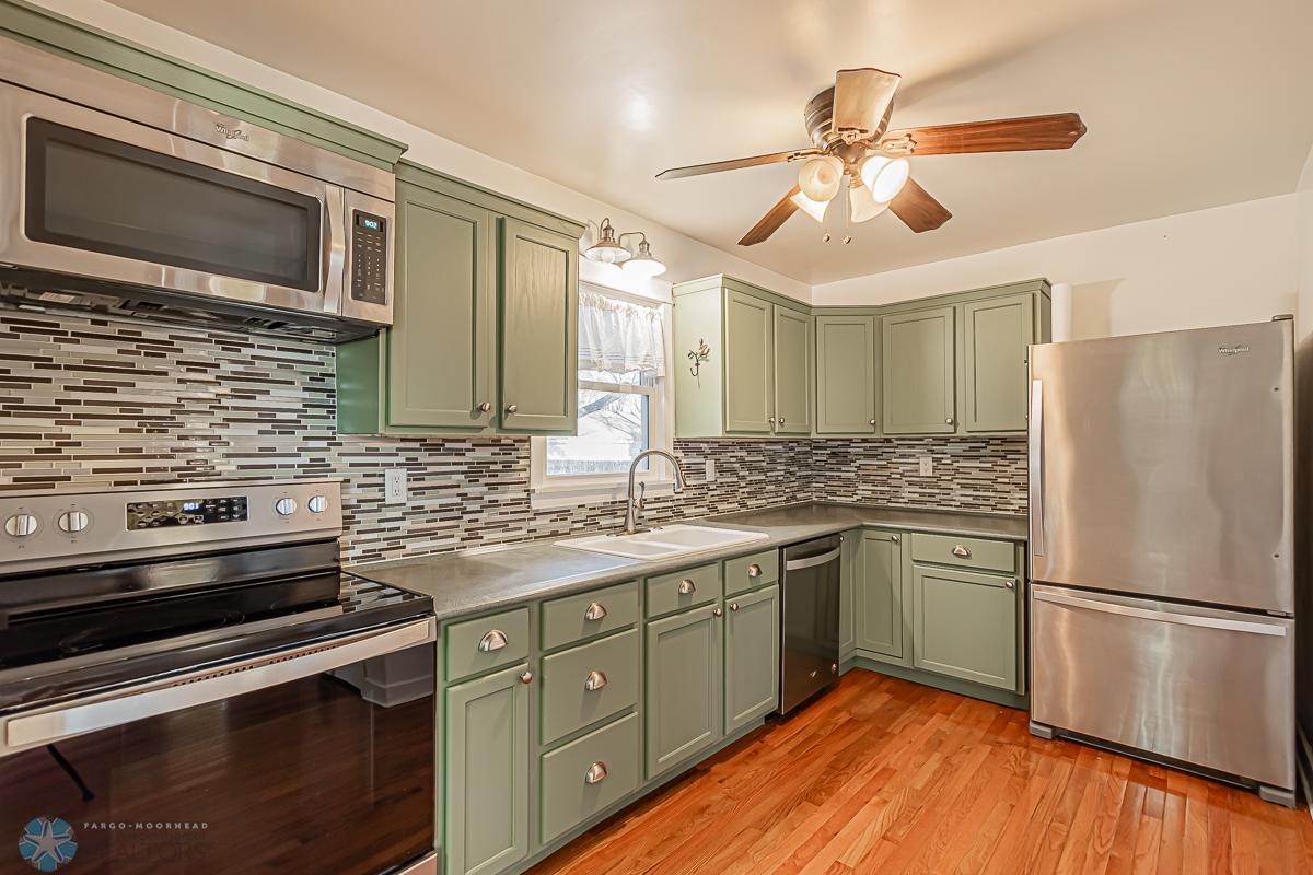 1809 7th St S, Moorhead, MN 56560-30.jpg
