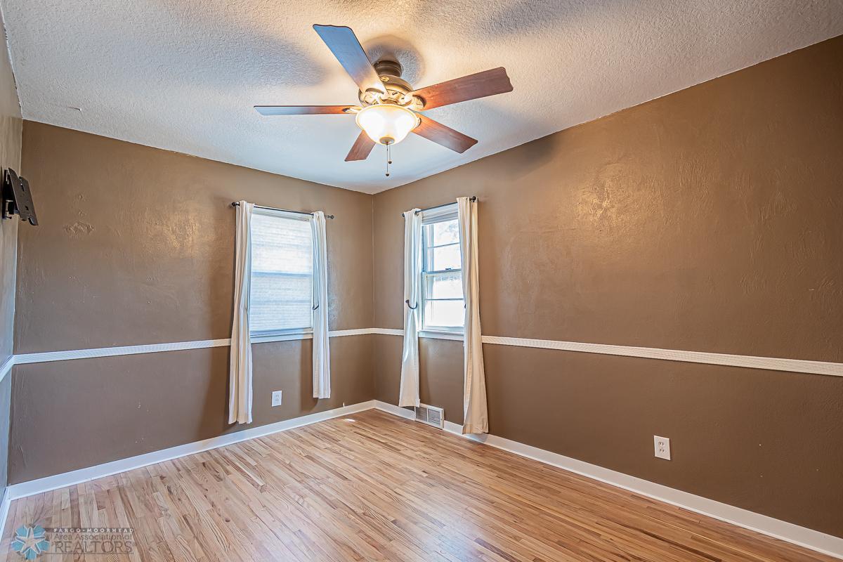1809 7th St S, Moorhead, MN 56560-07.jpg