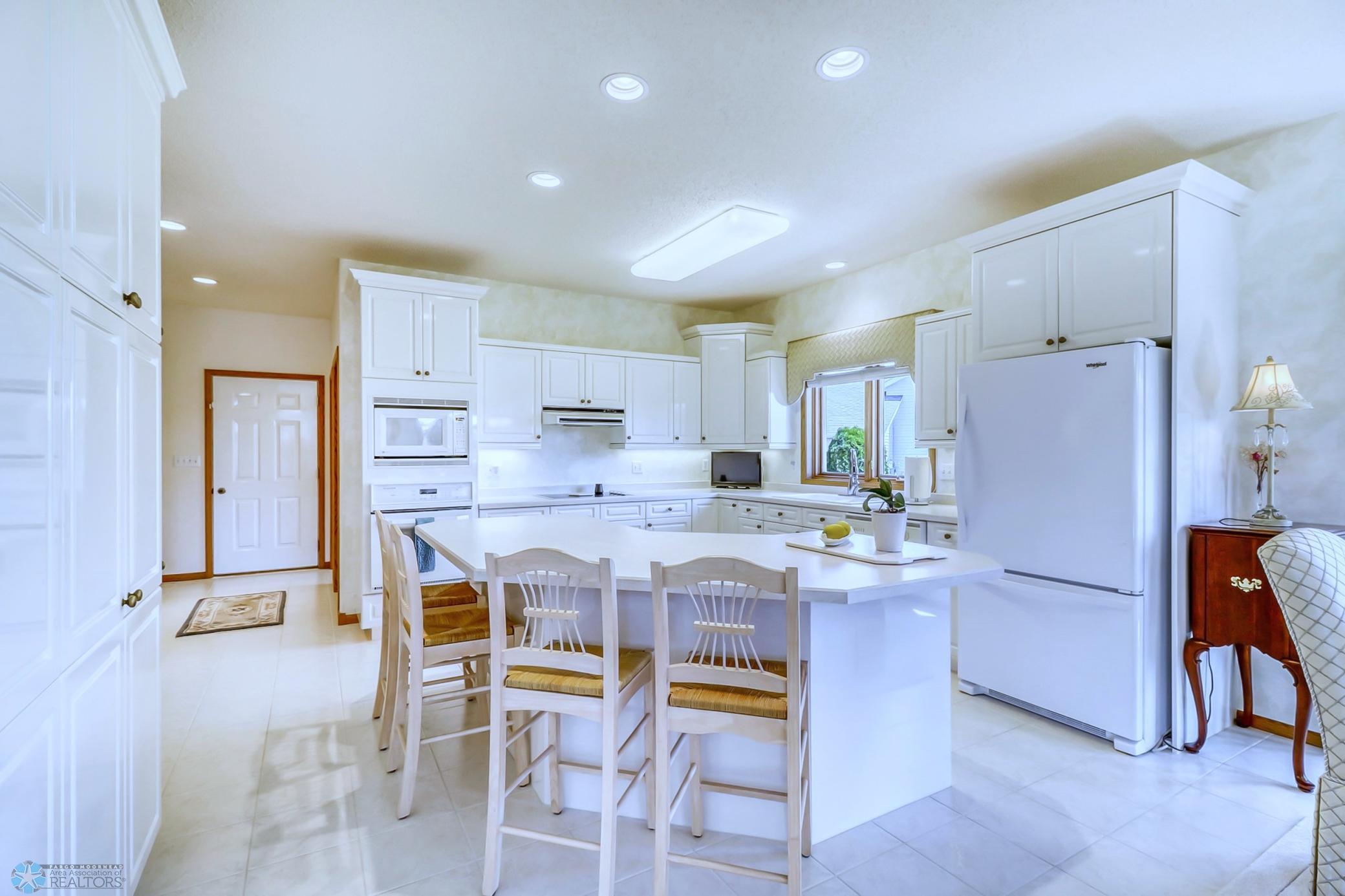 Kitchen-large island