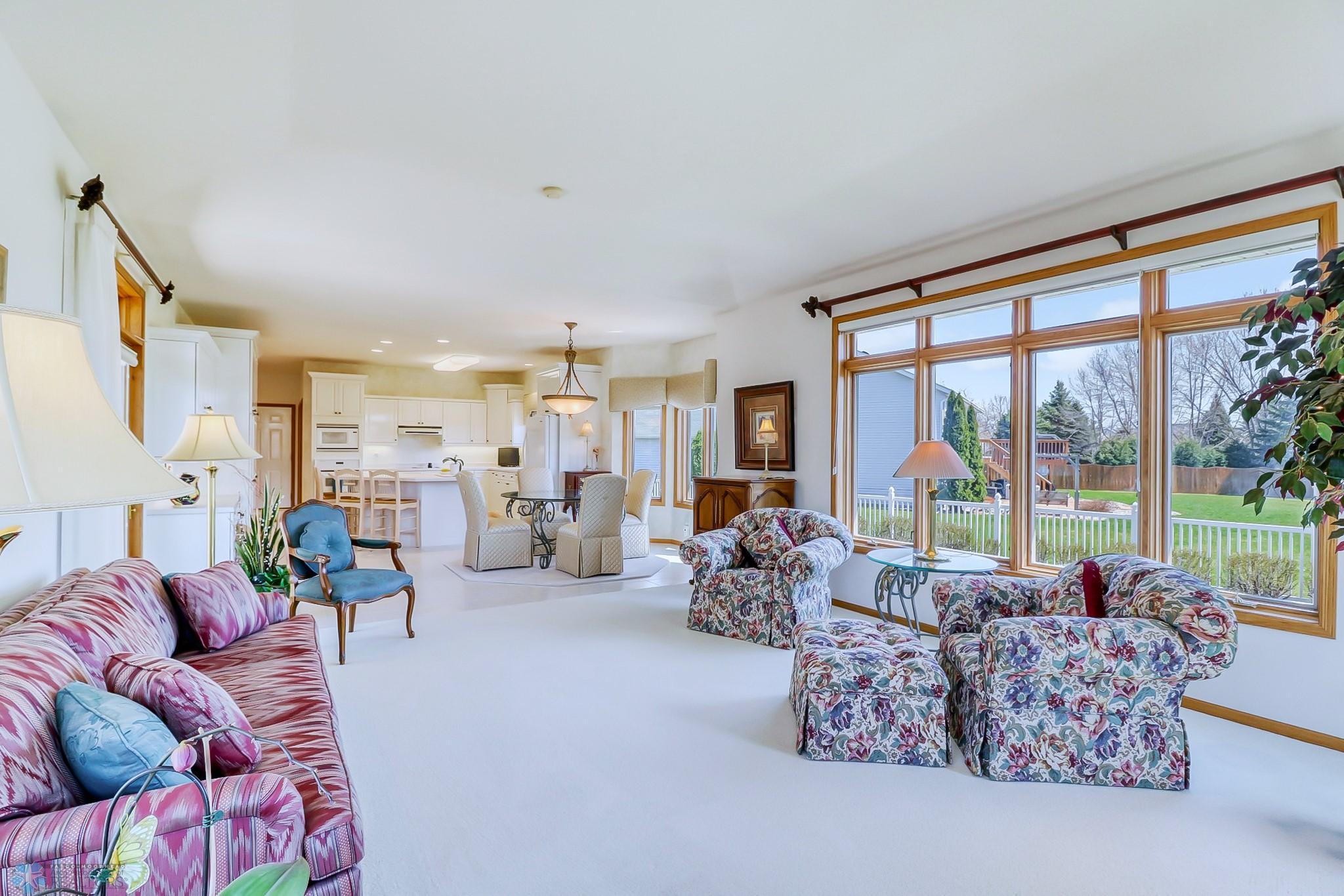 Main-floor family room-spacious & inviting
