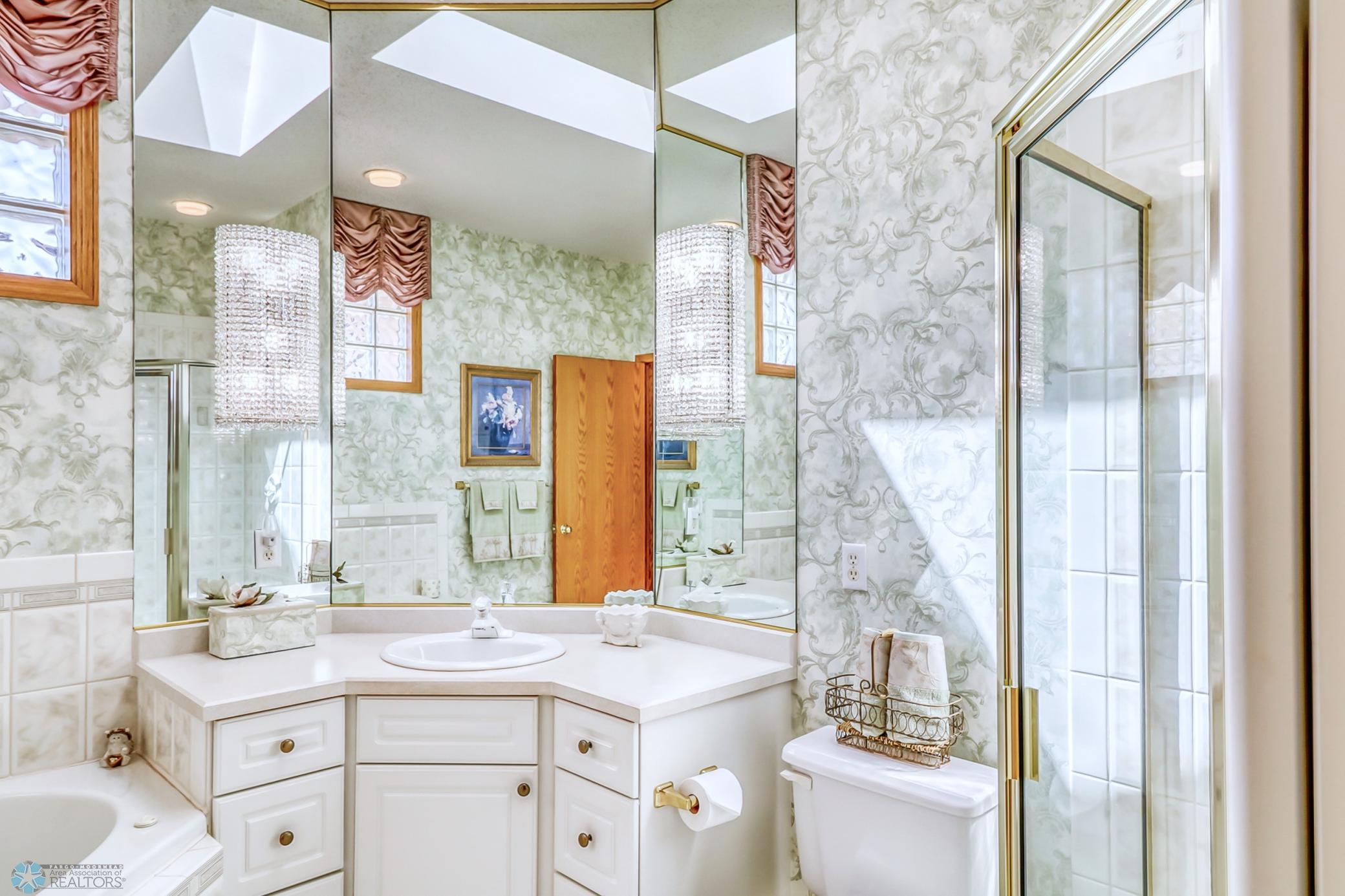 Primary bath-skylight