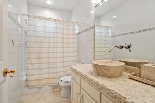 5004 Oak Bend Lane, Edina, MN 55436