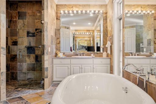 5004 Oak Bend Lane, Edina, MN 55436