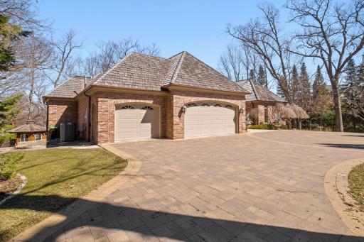 5004 Oak Bend Lane, Edina, MN 55436