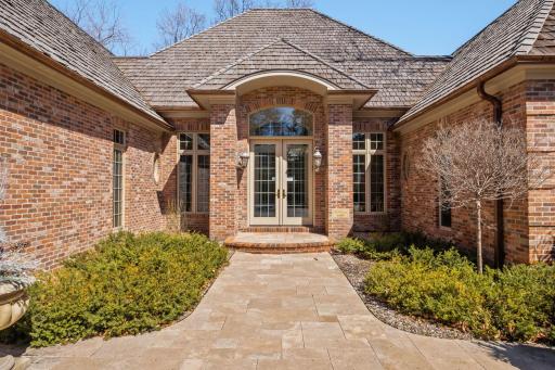 5004 Oak Bend Lane, Edina, MN 55436