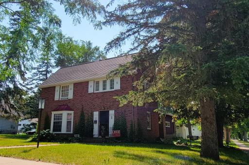 300 E 3rd Street, Morris, MN 56267