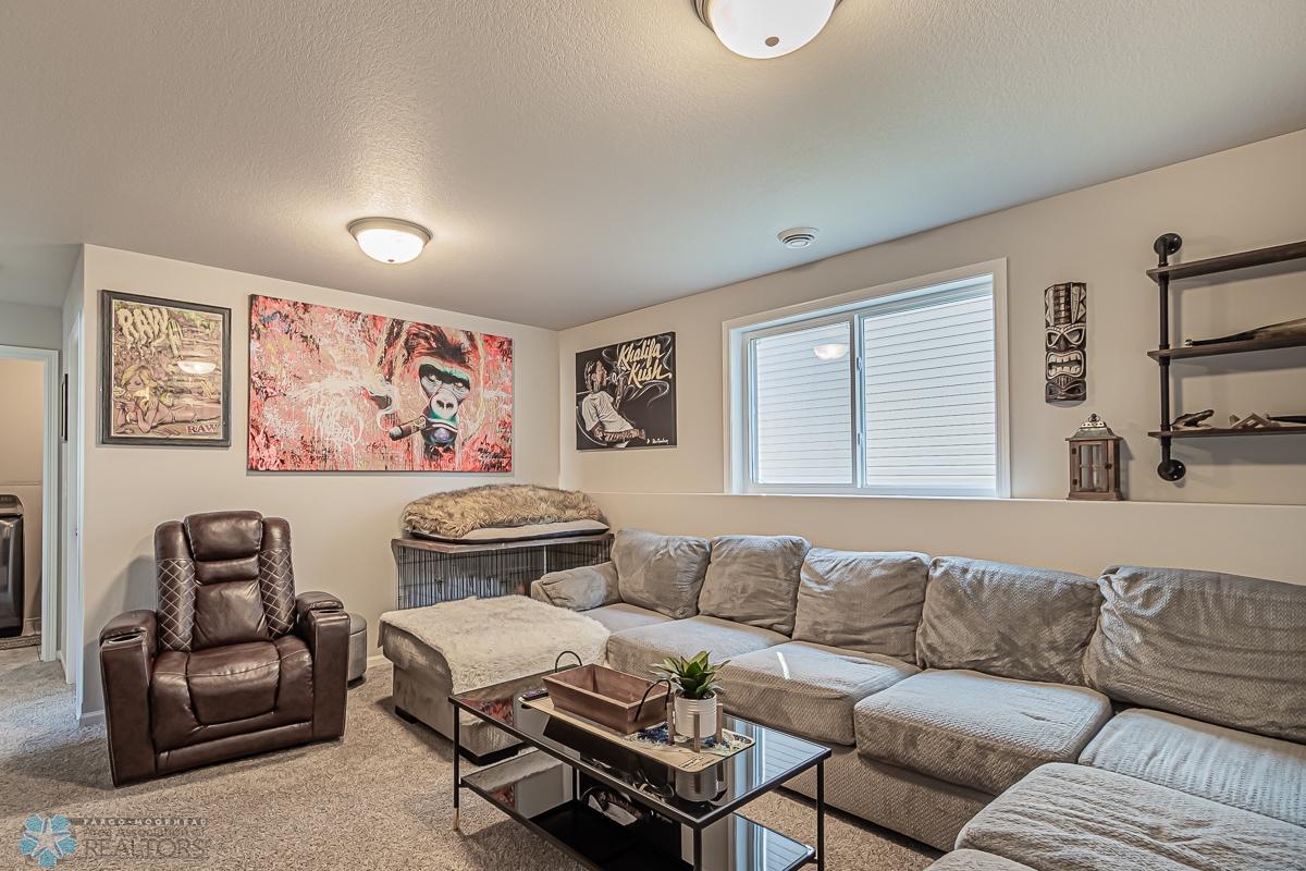family_room_1.jpg