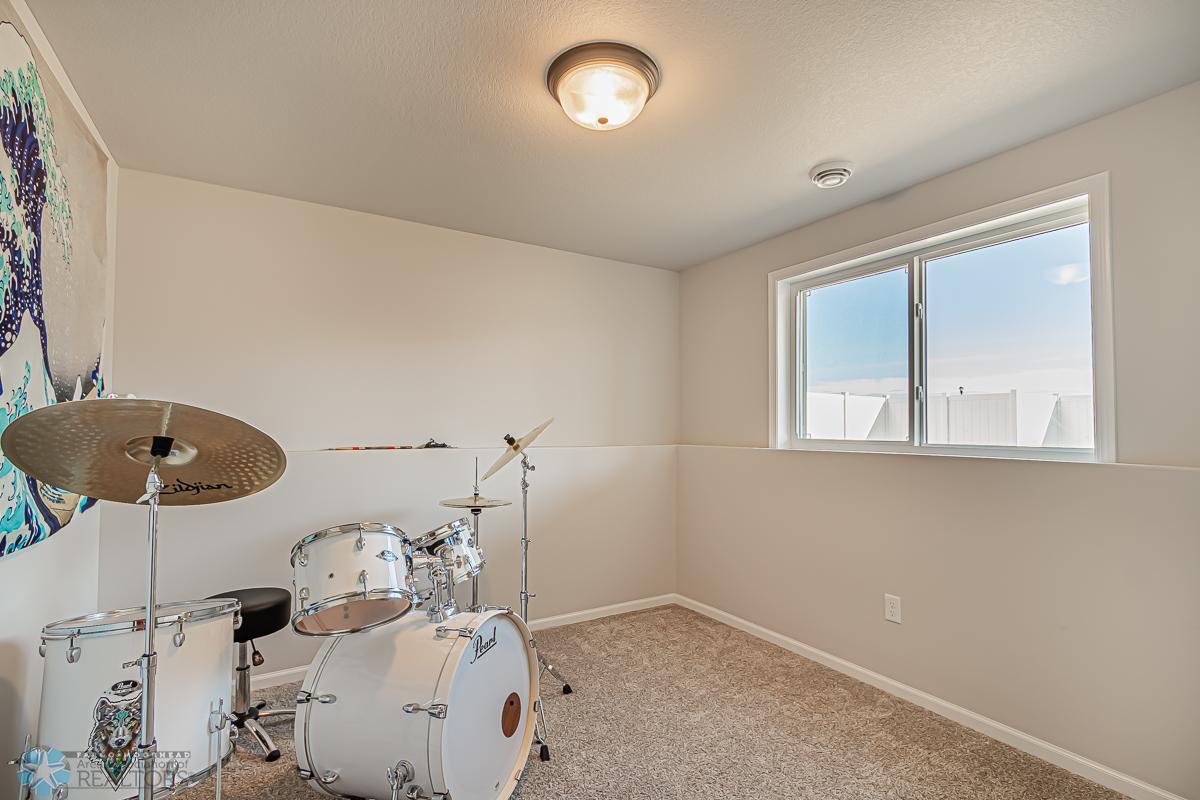 Bedroom2_2.jpg
