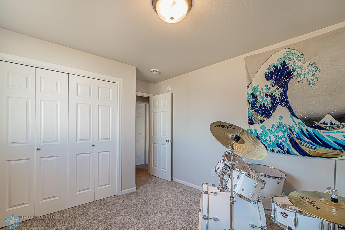 Bedroom2_1.jpg