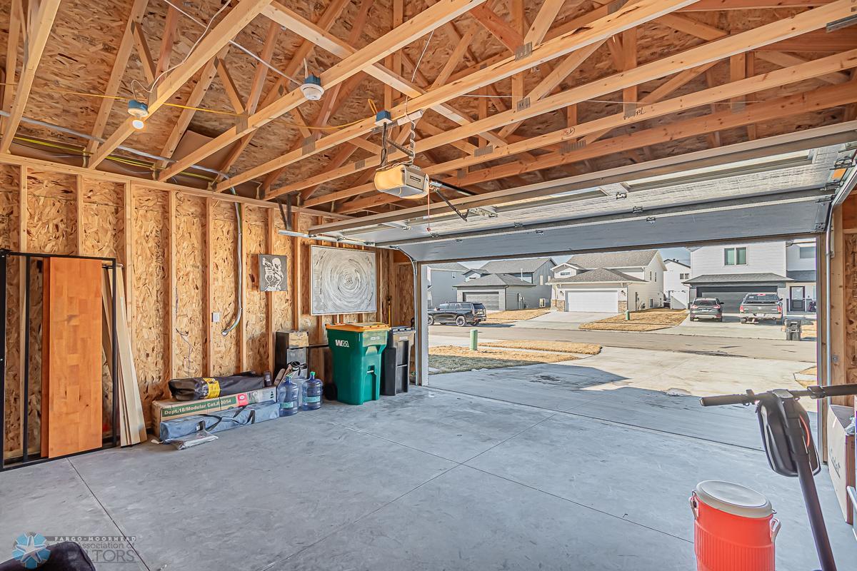 Garage_1.jpg