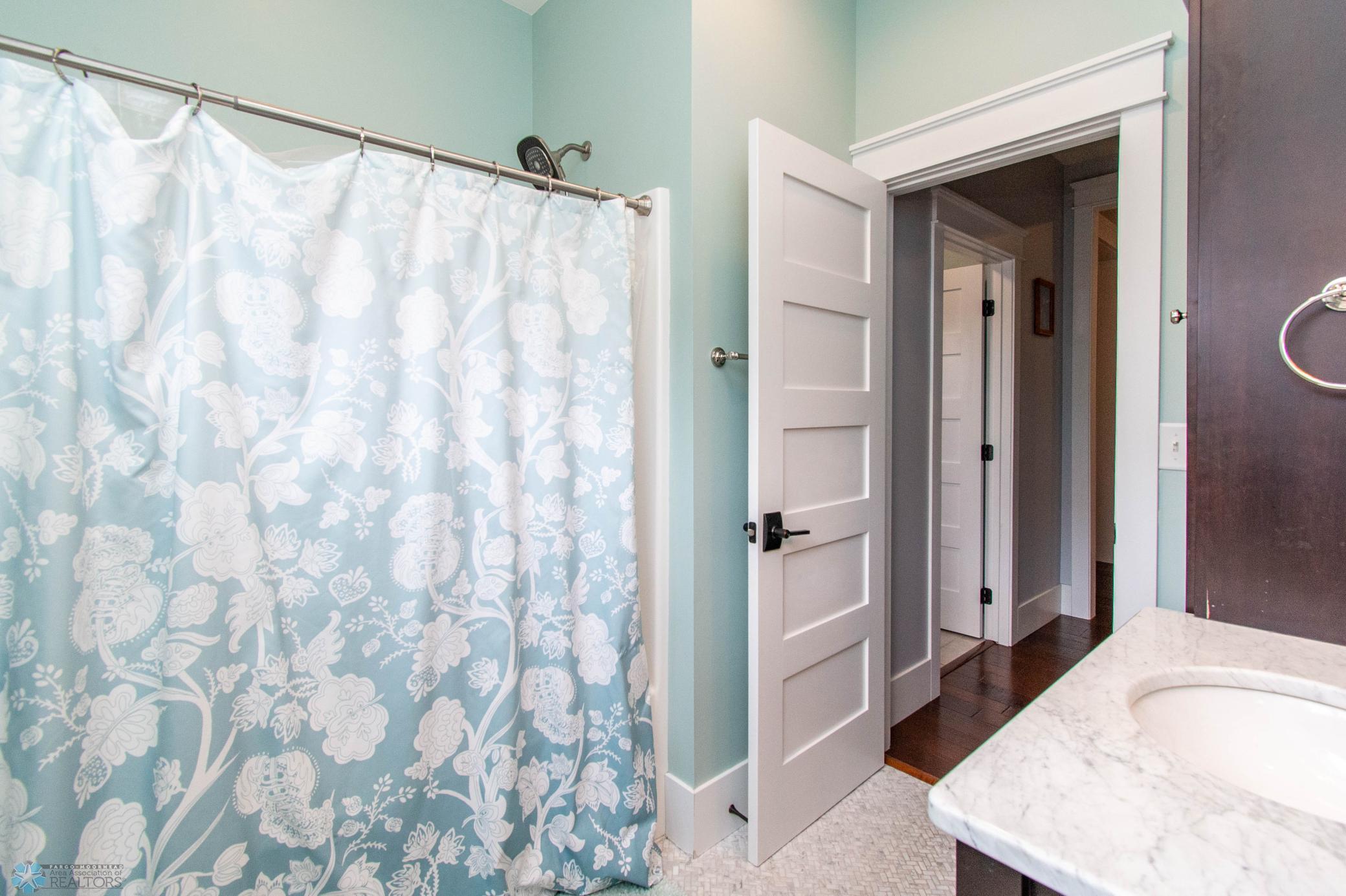 Bathroom 1- Full bath