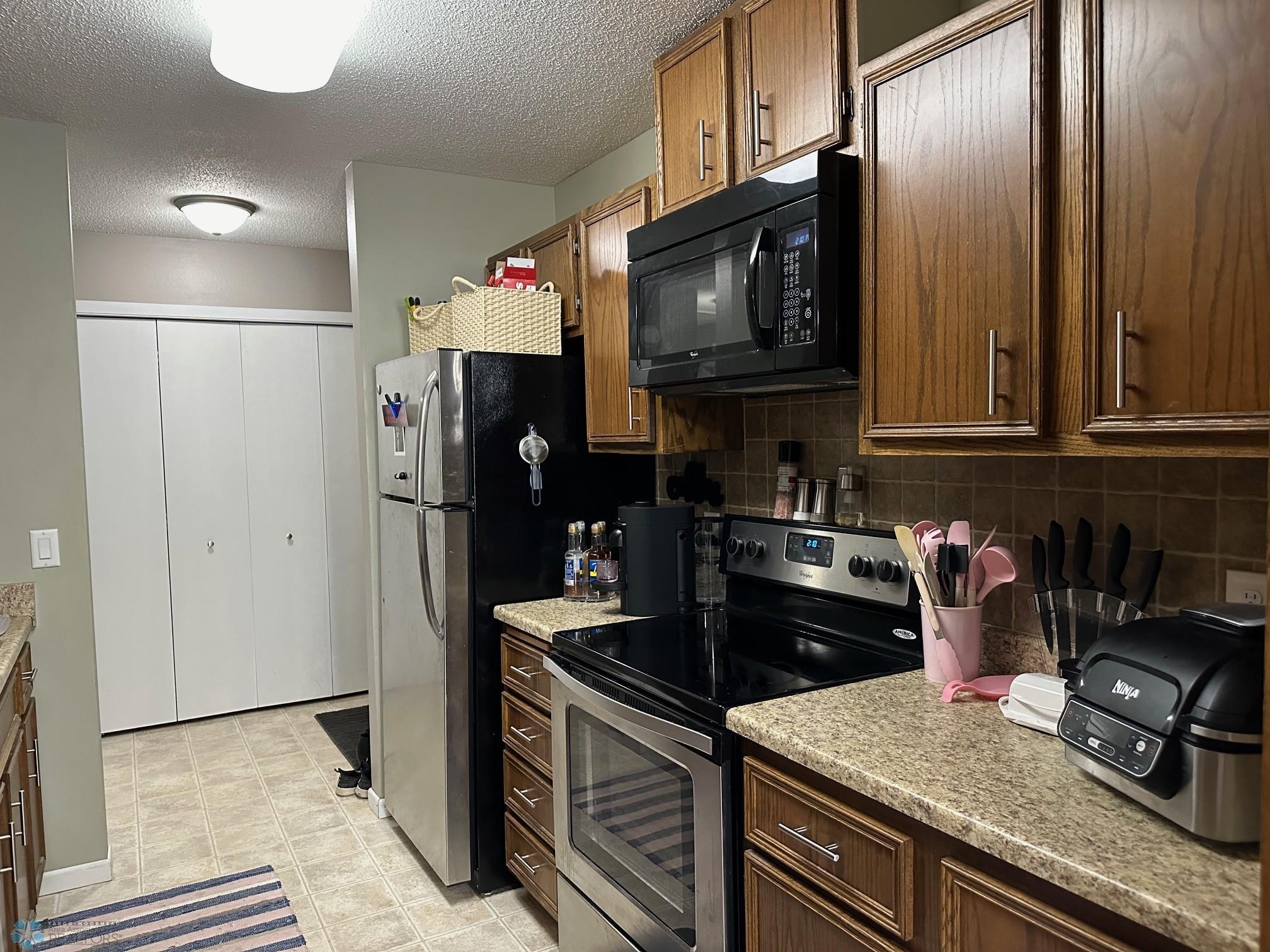 Kitchen 1.jpg