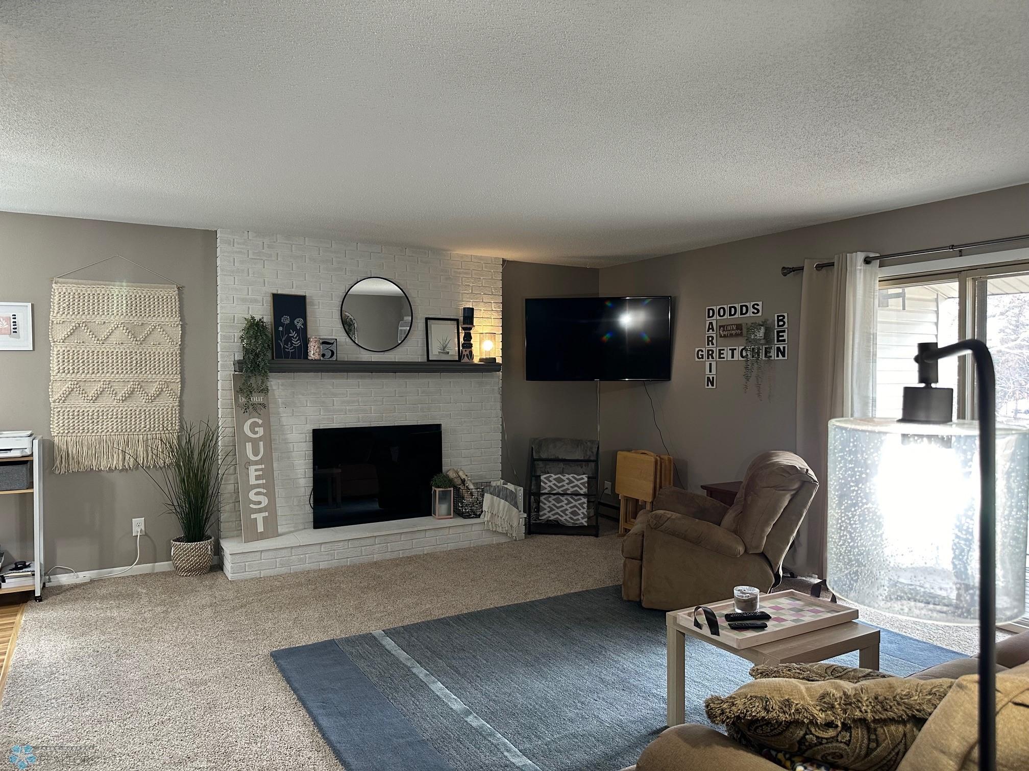 Living Room 2.jpg