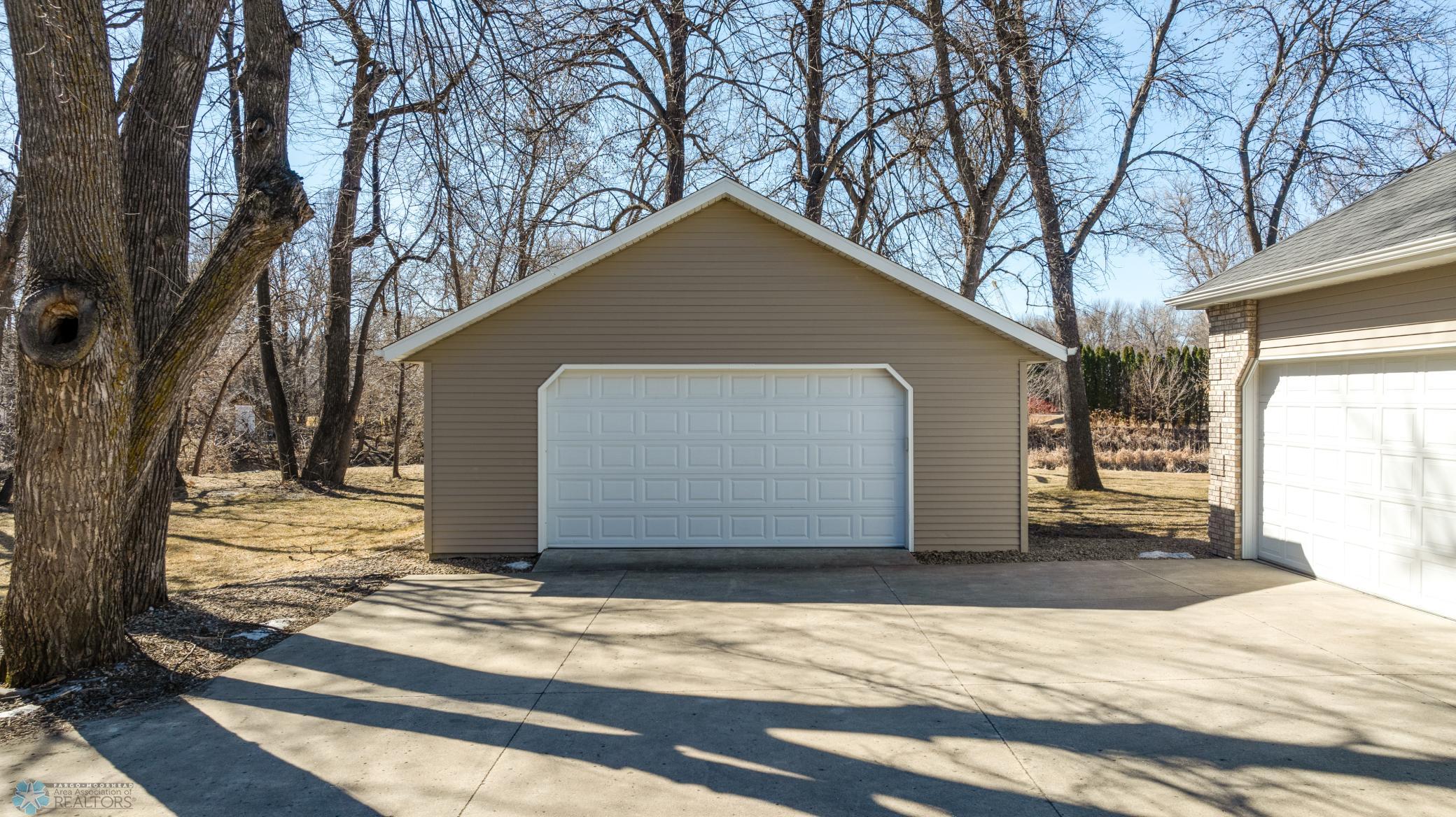 Garage 26 x 24