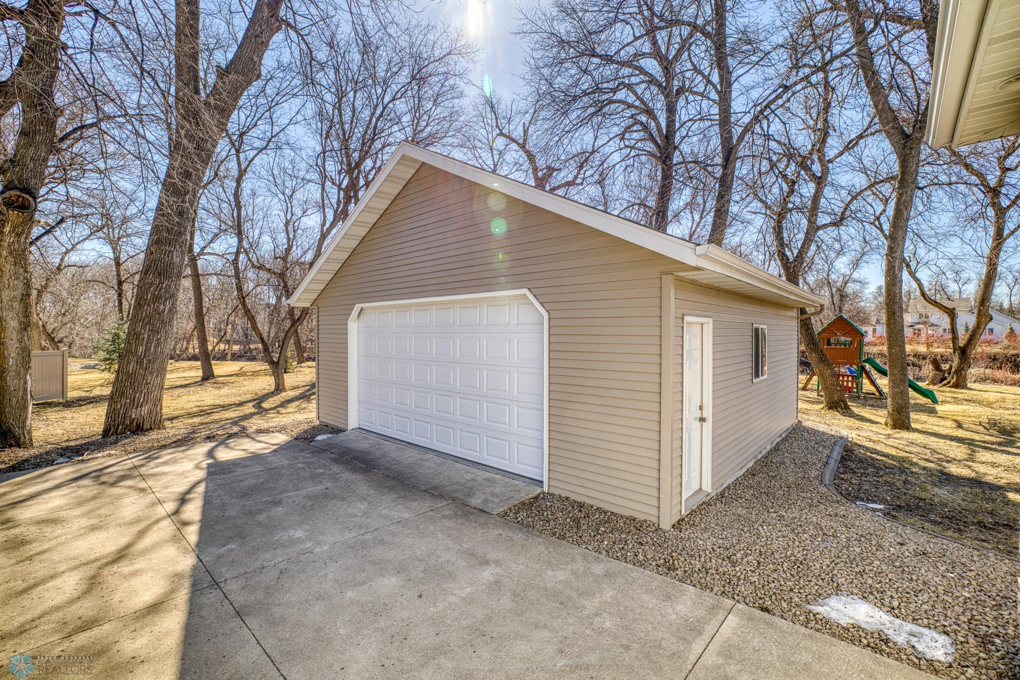 Garage 26 x 24