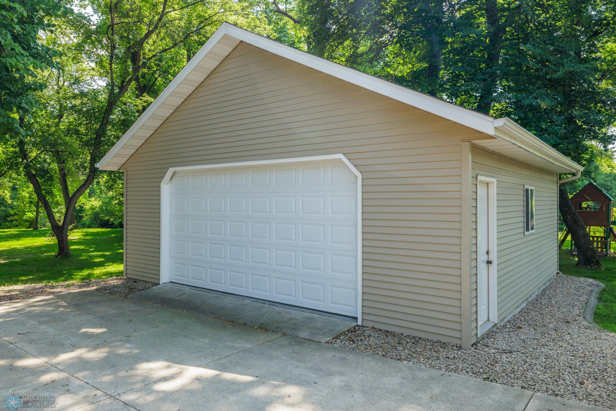 Detached Garage