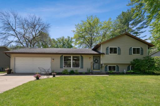 2533 Hawthorne Lane, Stillwater, MN 55082