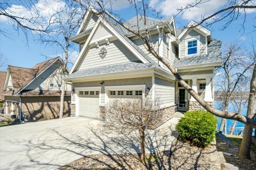5690 Fairlawn Shores Trail SE, Prior Lake, MN 55372