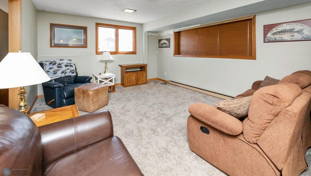 Downstairs Living 1.JPG