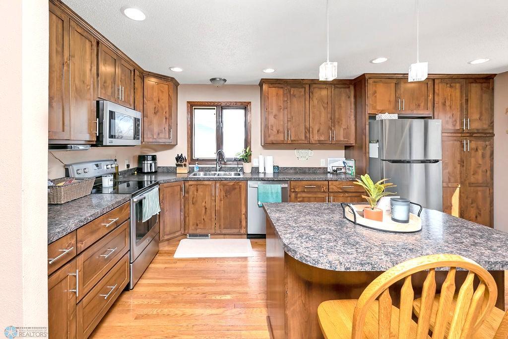 kitchen 2.JPG