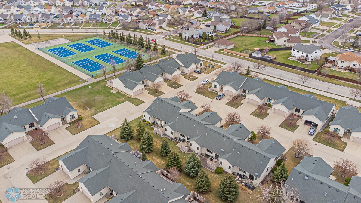 1570 Sundance Dr S, Fargo, ND 58104-4.jpg