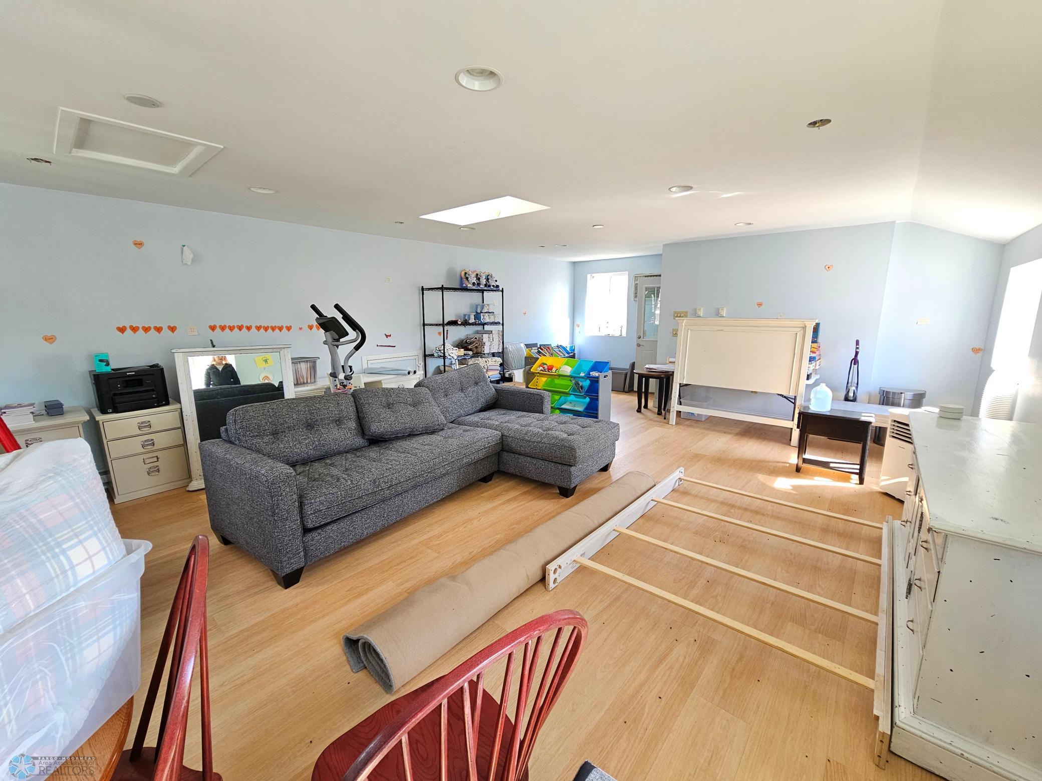 Finished bonus room above garage