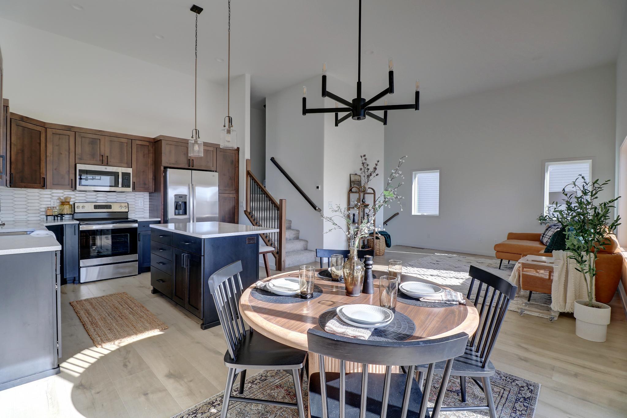 Dining Area1_2.jpg