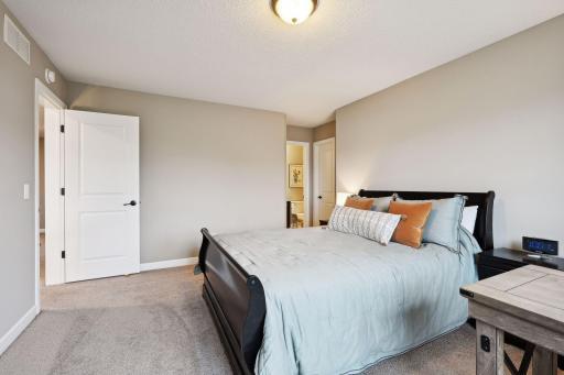 4th Bd up ENSUITE own 3/4 bath