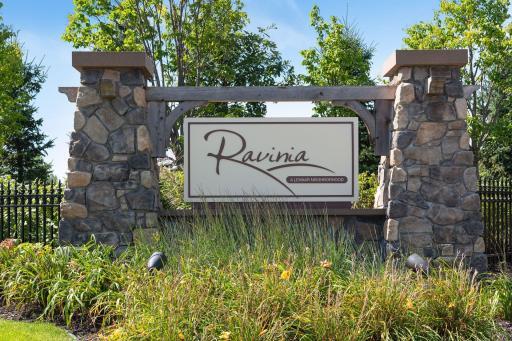 Welcome to Ravinia in Wayzata schools