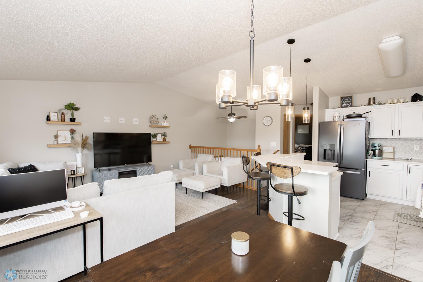 Kitchen/ Living