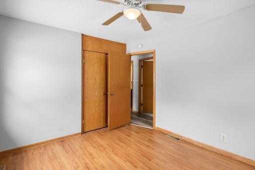 2117 Foothill Trail S, Shakopee, MN 55379