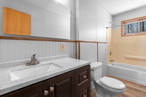 2117 Foothill Trail S, Shakopee, MN 55379