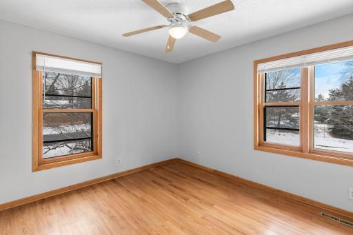 2117 Foothill Trail S, Shakopee, MN 55379