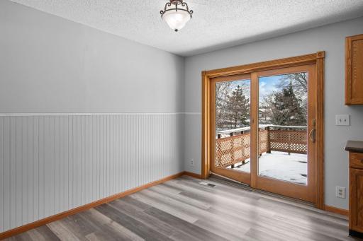 2117 Foothill Trail S, Shakopee, MN 55379