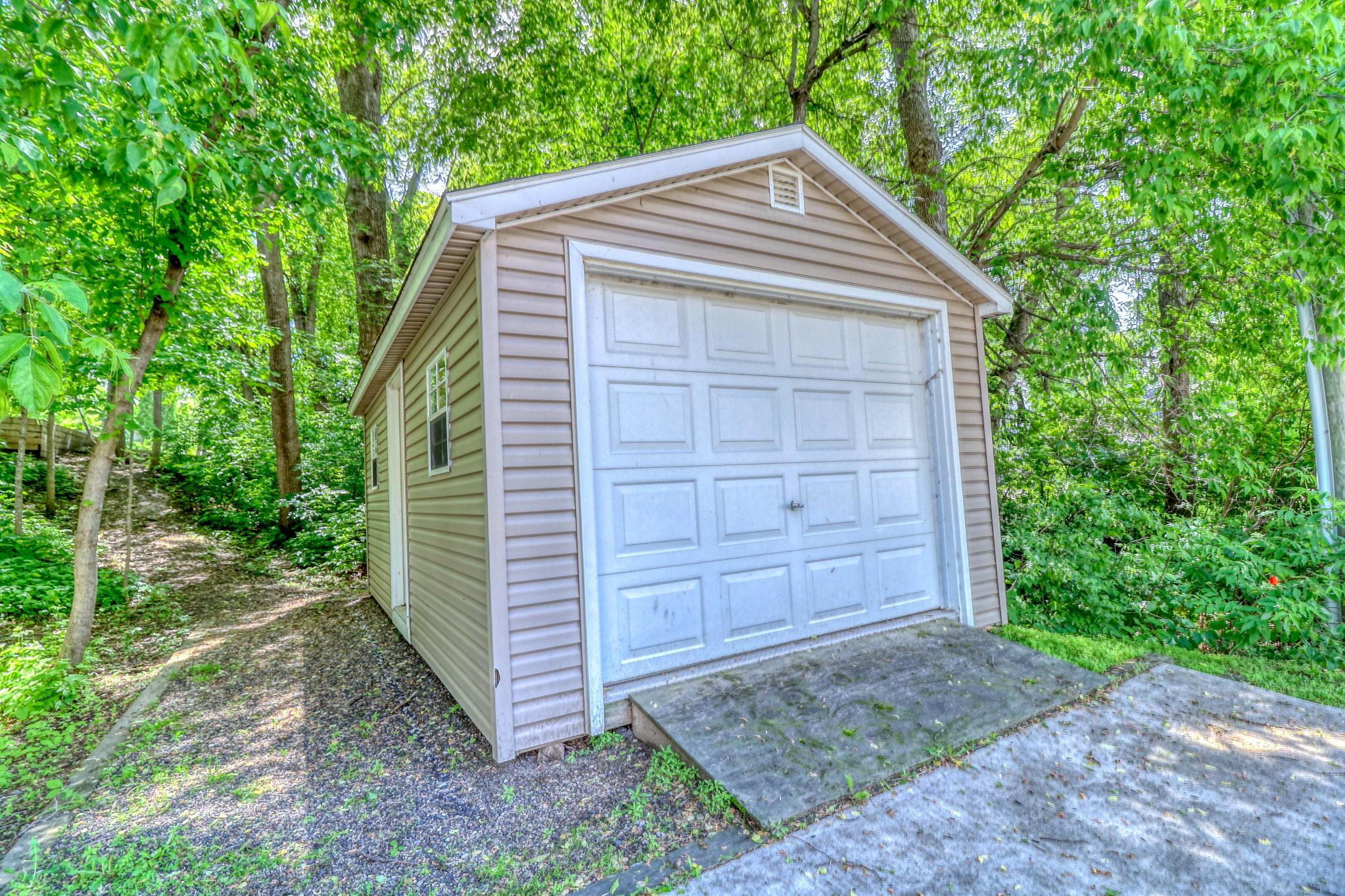Exterior1_81.jpg