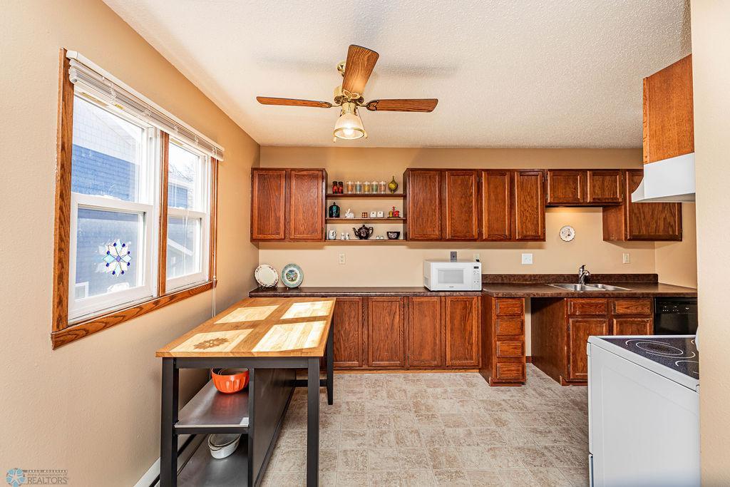 Upper Level Kitchen/Dining