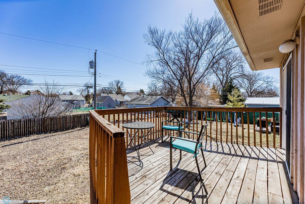 Upper Level Deck