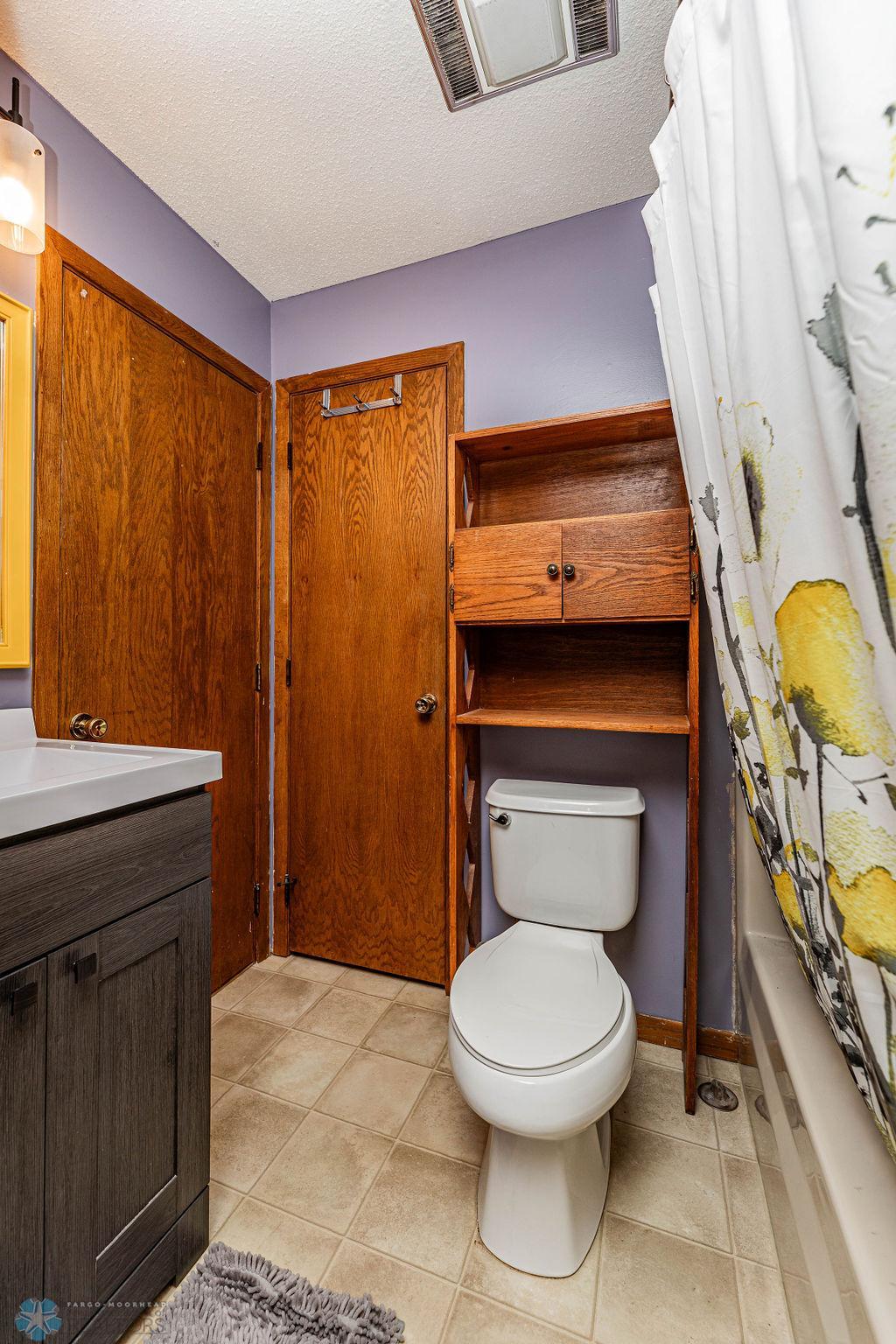 Lower Level Full Bath