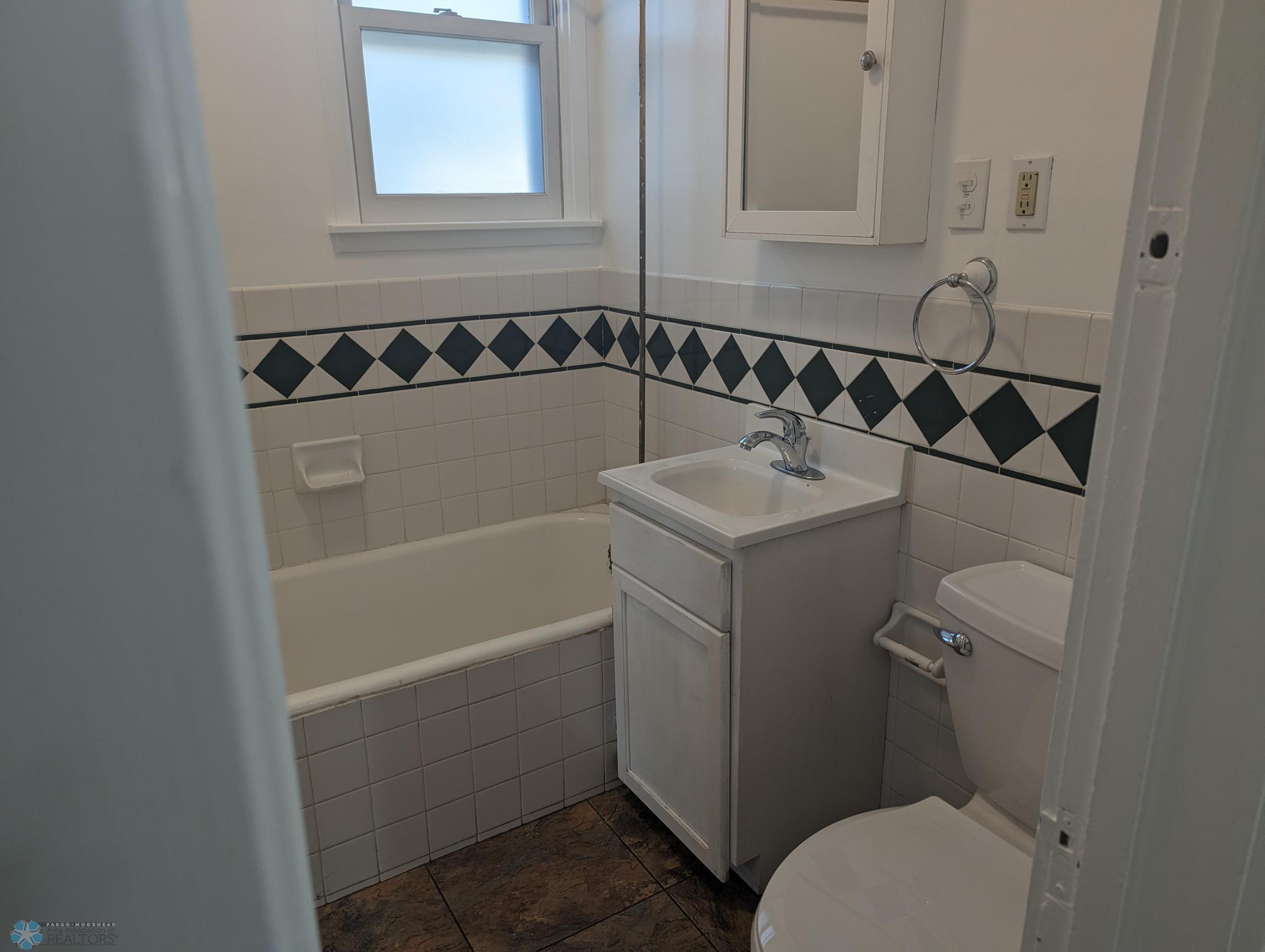 1st Floor Bath