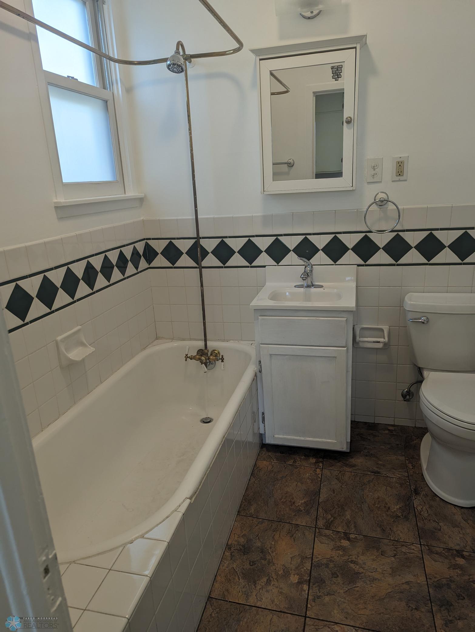 1st Floor Bath