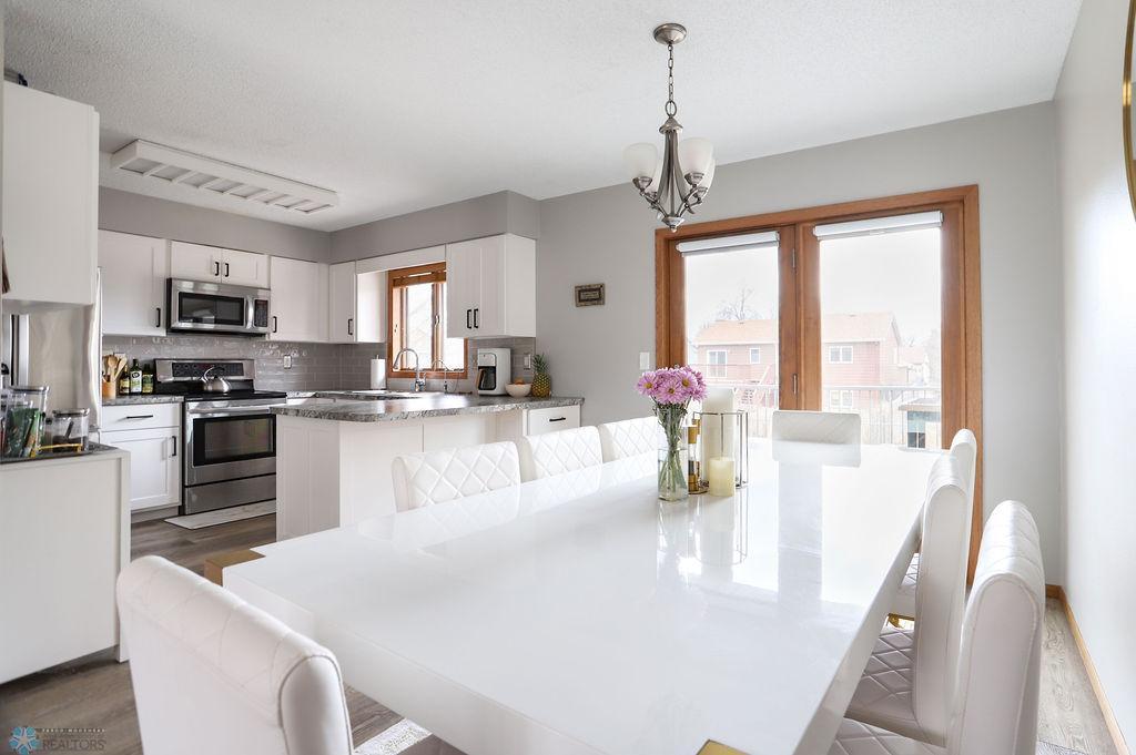 dining to kitchen