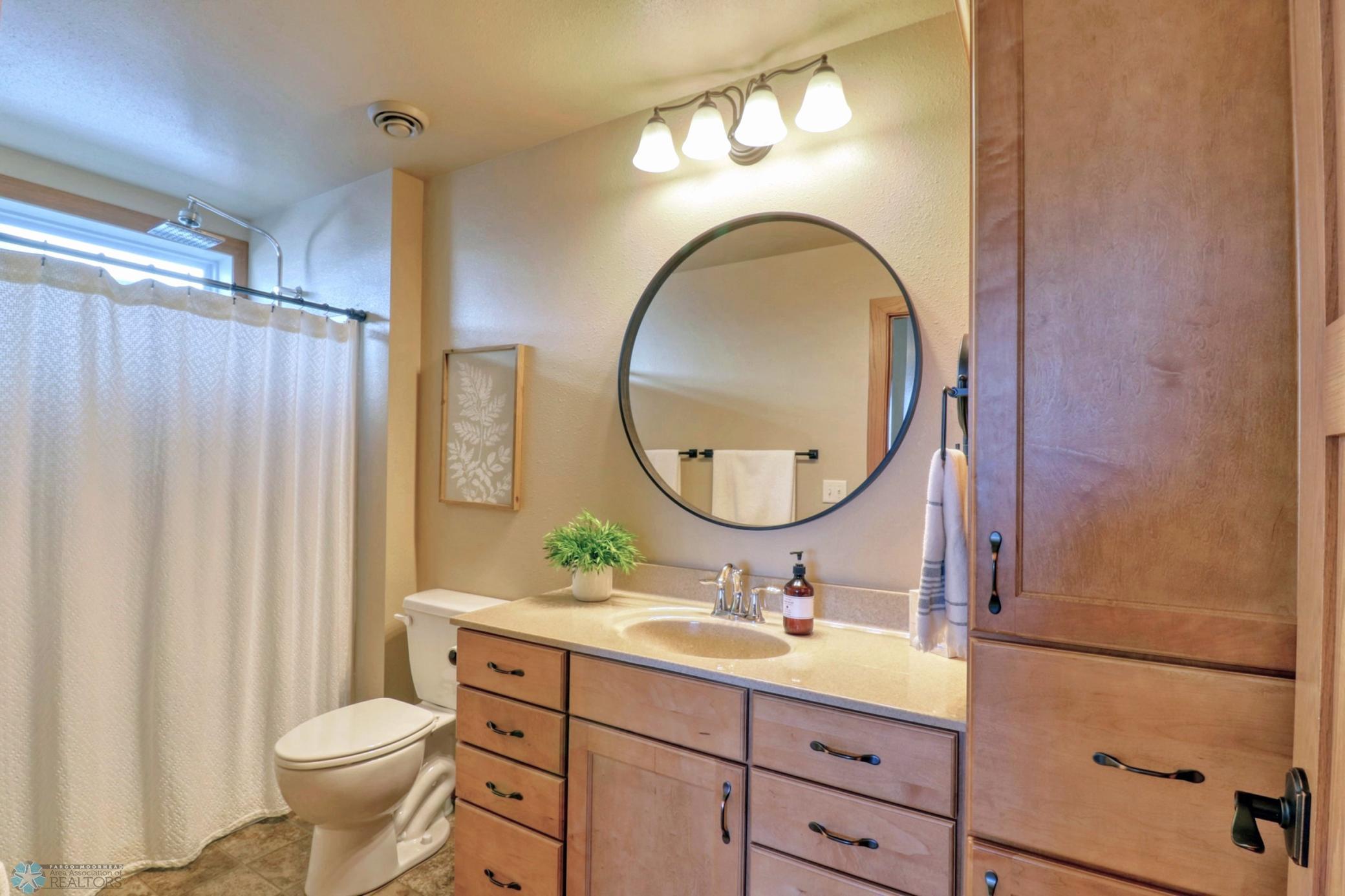 Primary Bathroom1_1.jpg