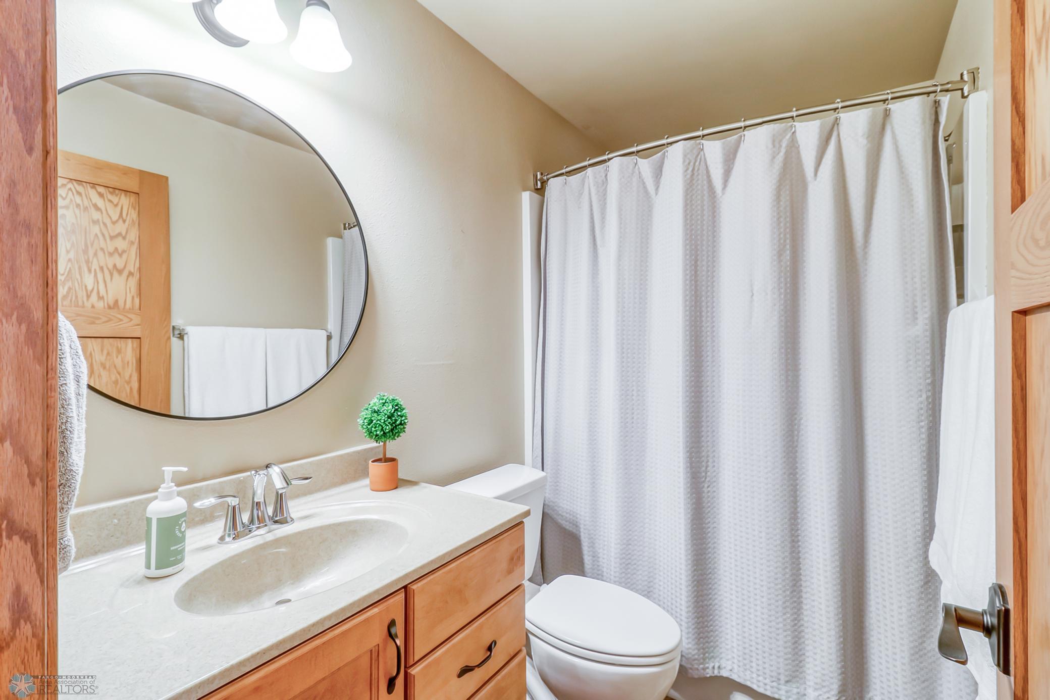 Bathroom1_1.jpg