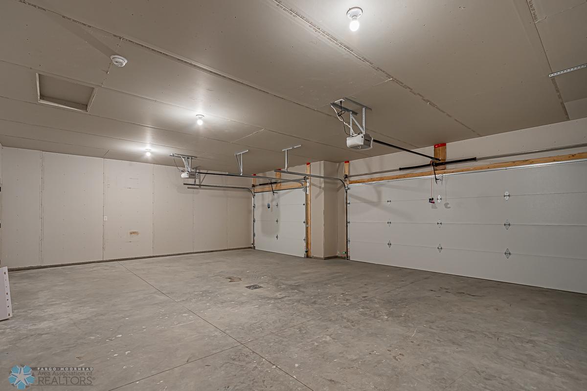 1116 Jill Dr W, West Fargo, ND 58078-24.jpg
