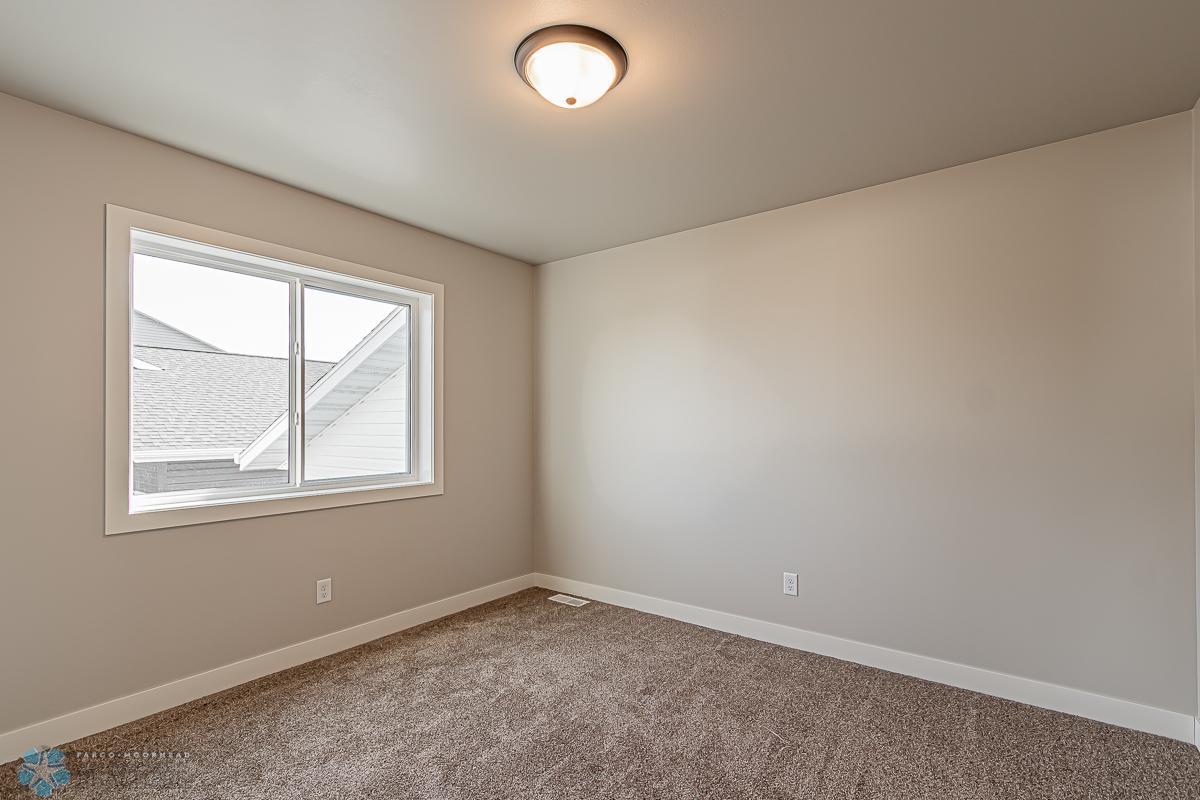1116 Jill Dr W, West Fargo, ND 58078-11.jpg