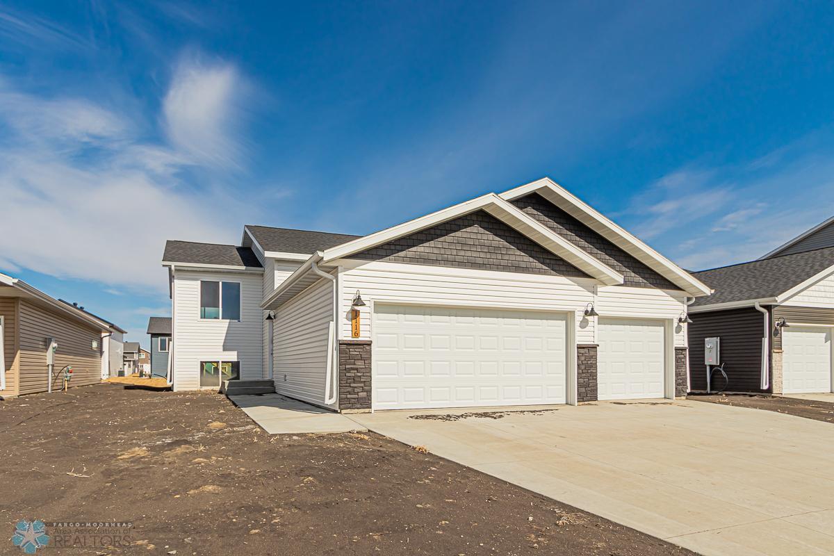 1116 Jill Dr W, West Fargo, ND 58078-01.jpg